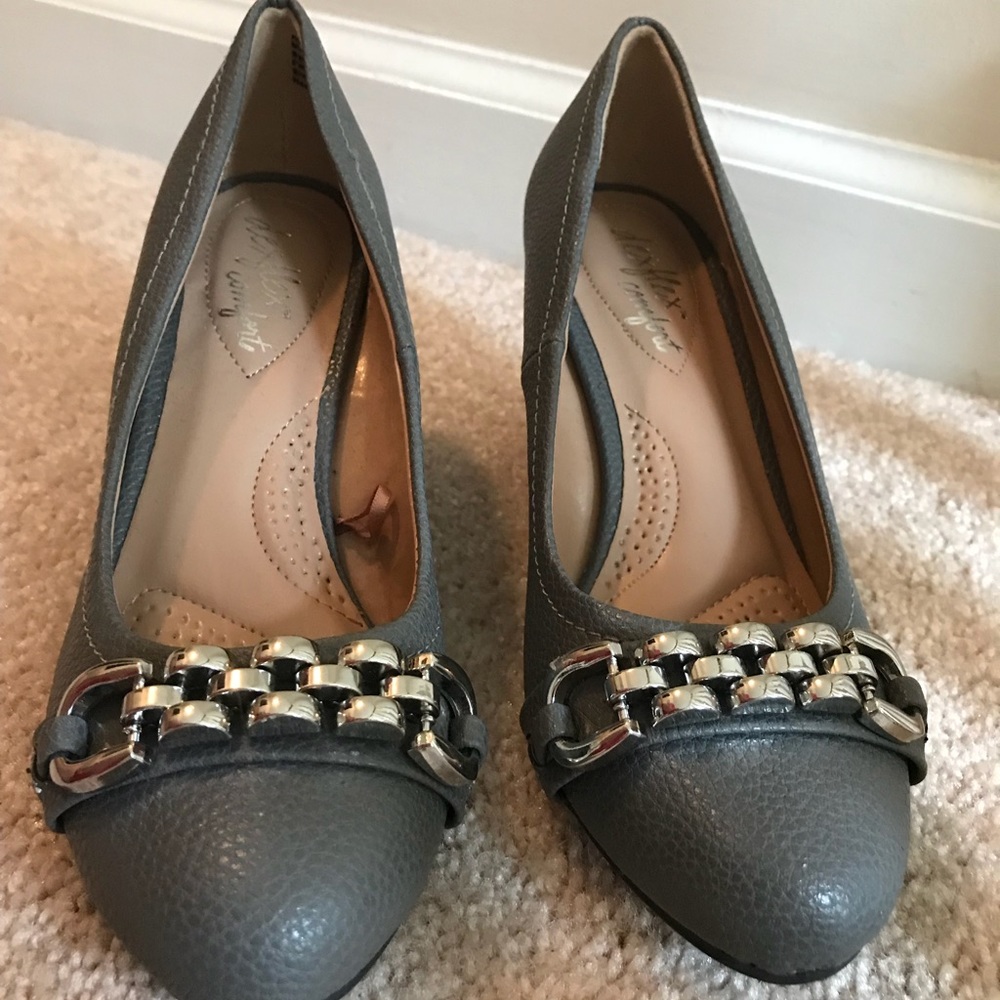 Dexflex Comfort Gray Wedges 5M with silver detail